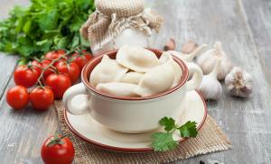 Recepti za tijesto za domaće knedle: korak po korak i sa fotografijama