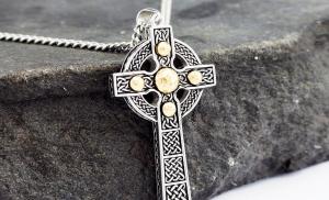Keltski križ: tetovaža.  Simbolika, povijest.  Značenje keltskog blistavog križa